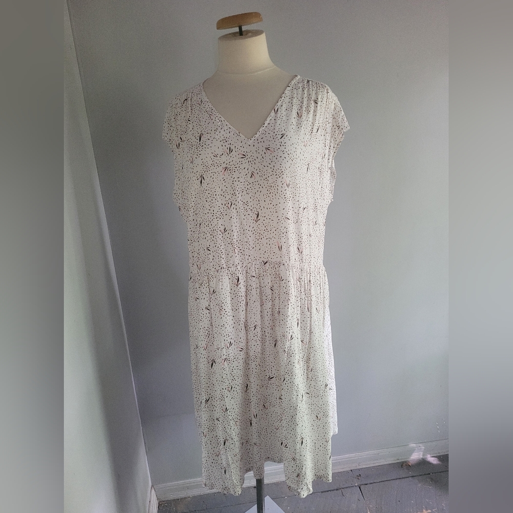 New Penningtons Elegant White Polka Dot Dress Size 24